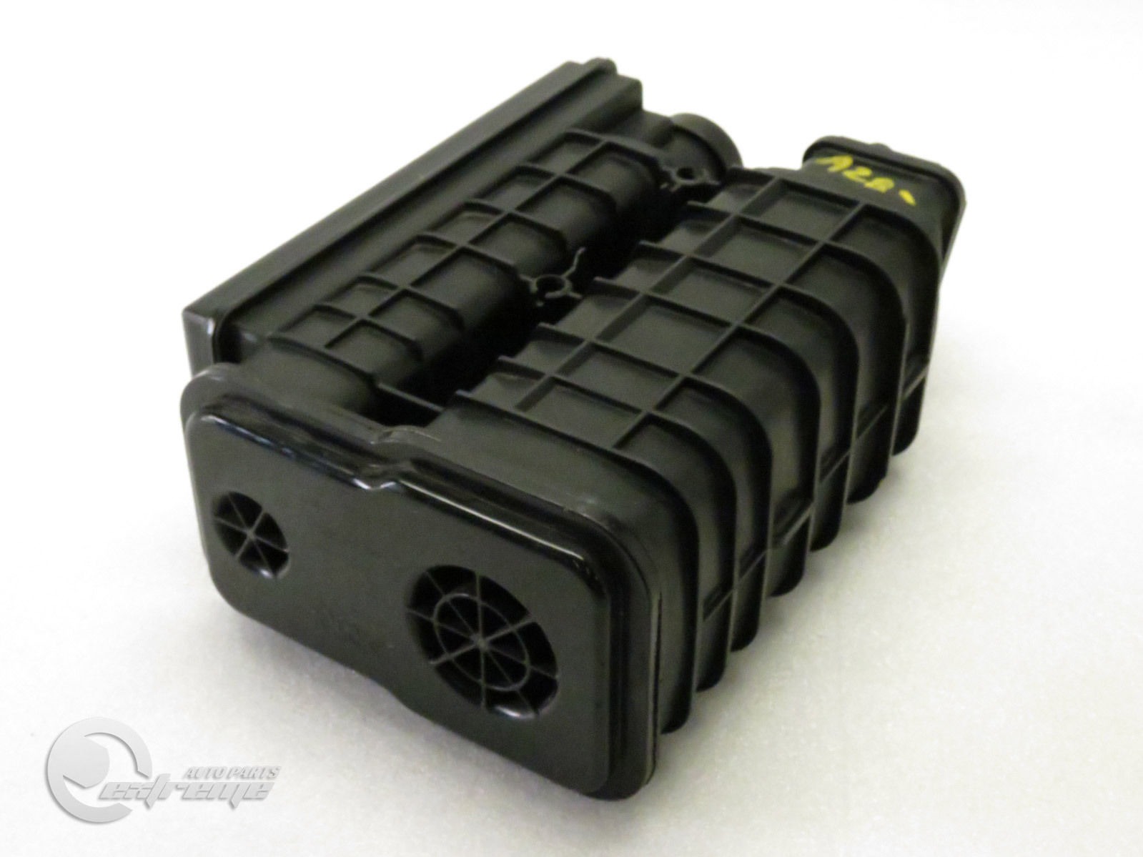 Honda CRV 0911 EVAP Fuel Vapor Canister w/ Cal. Emissions 17011SWA