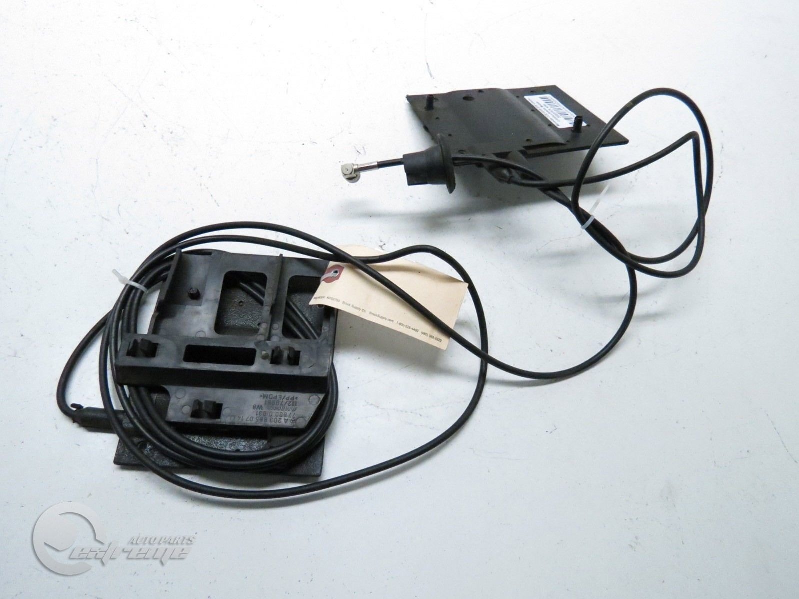Mercedes Benz C230 0205 GPS Antenna Location Satellite Module