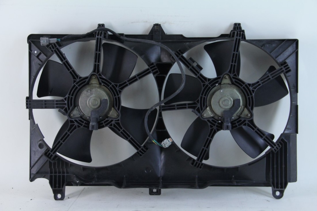 Infiniti G35 0307 Radiator Cooling Fan Motor w/ Shroud Assy 21481