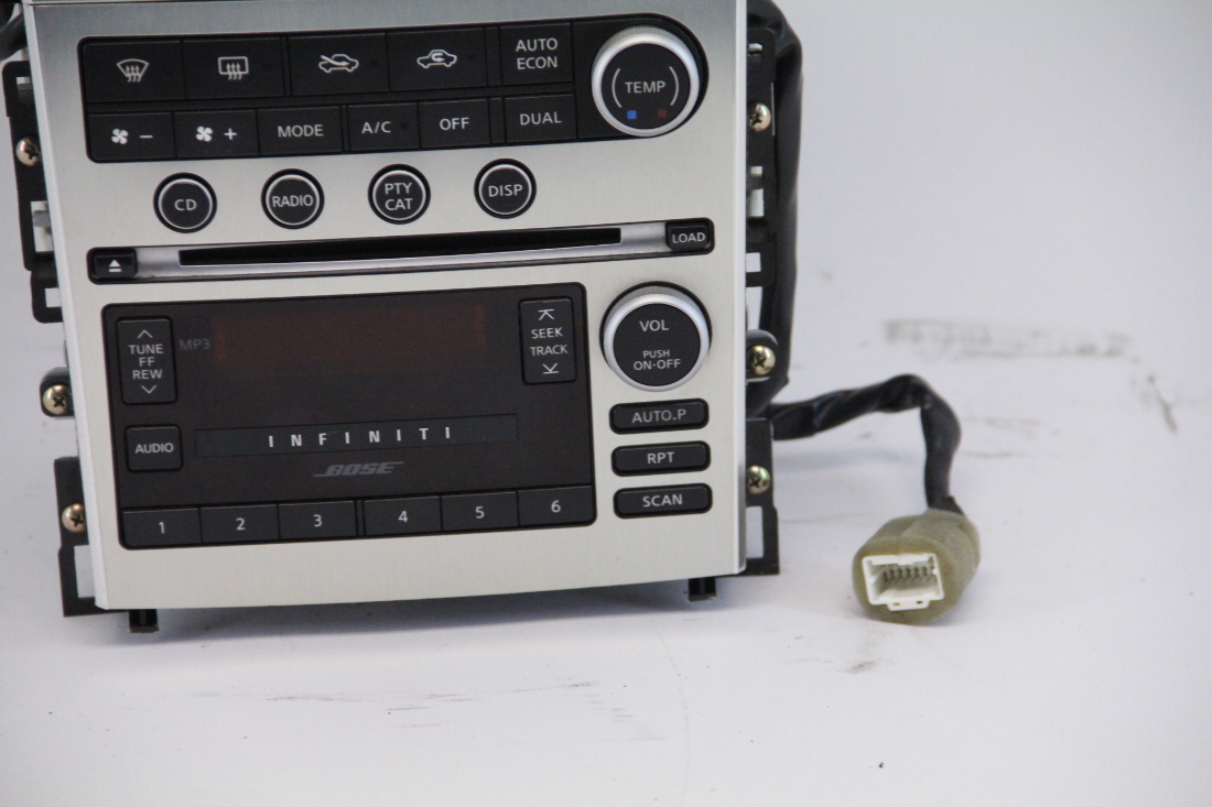 Infiniti G35 BOSE Stereo Radio Unit w/ Navigation Display Black 0507