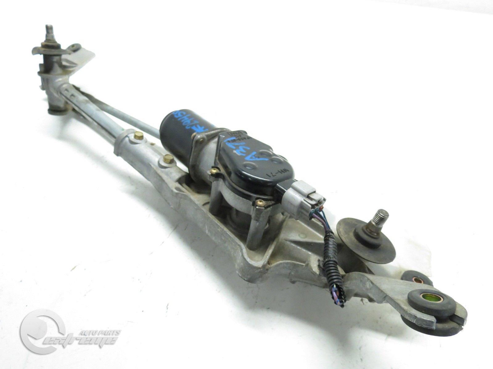 Infiniti G35 0304 Coupe Windshield Wiper Link with Motor 28815AM800