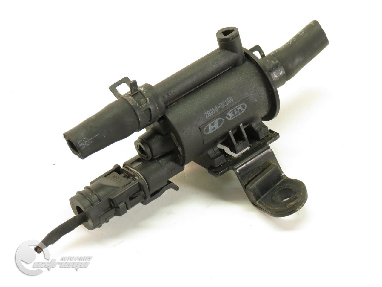Hyundai Genesis 0913 Sedan Vapor Purge Control Solenoid Valve 28910