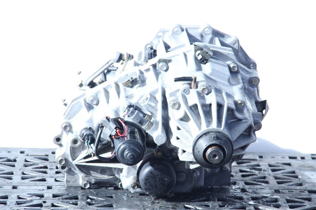 Infiniti QX56 0407 Armada Transfer Carrier Case Assembly, 331007S110, OEM, 2004, 2005, 2006