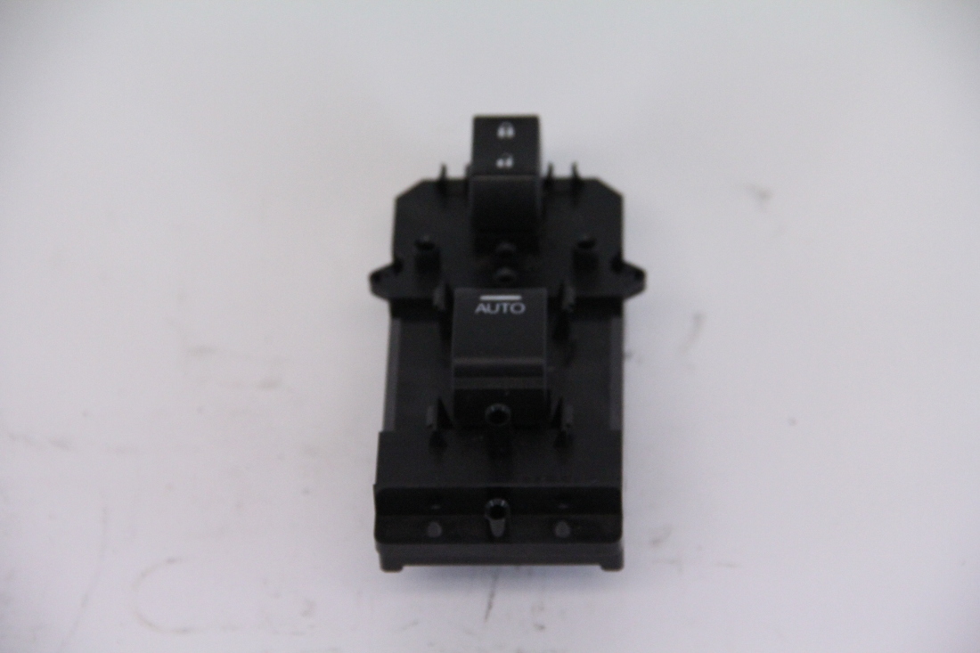 Honda Accord Sedan 08-12 Power Window Switch Front Right 35760-TA0-A21