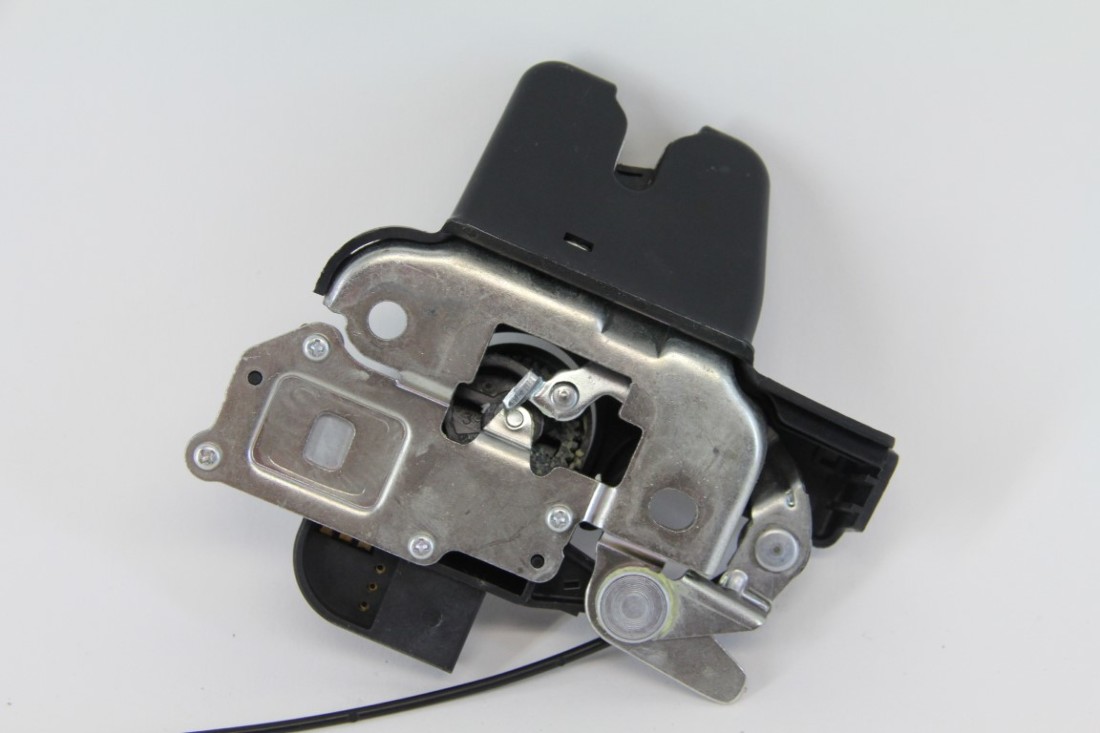 Infiniti G37 0813 Trunk Luggage Lid Release Latch Lock Actuator, 84631