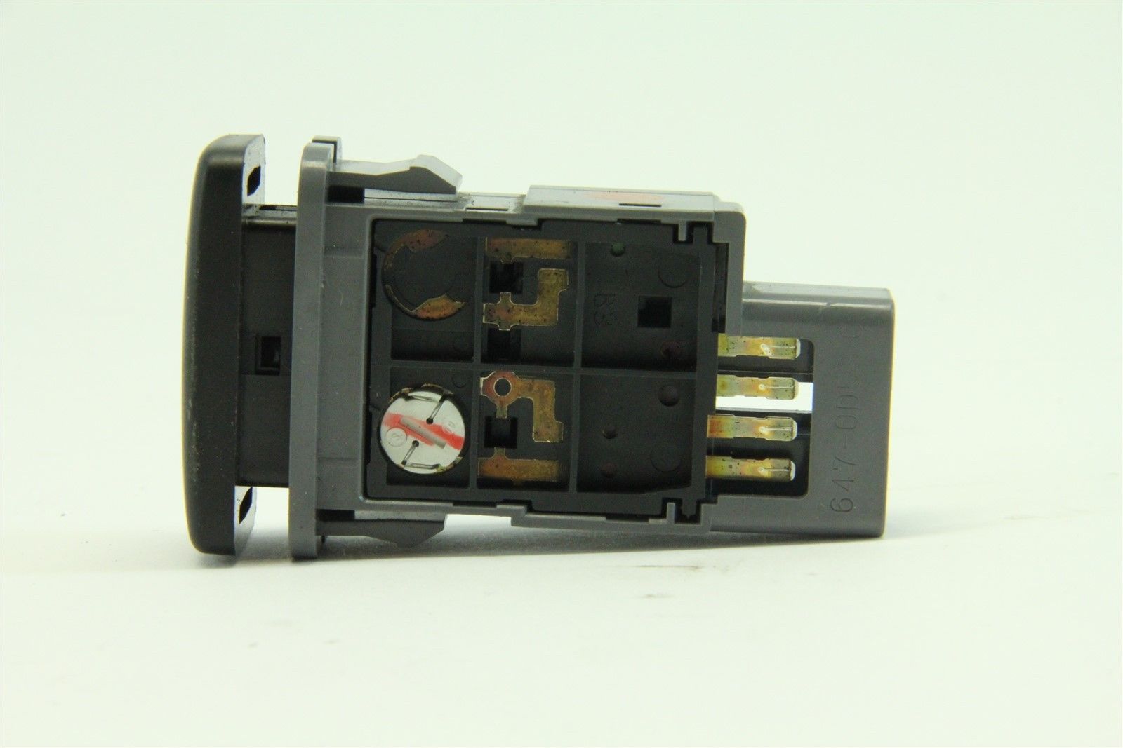 Toyota 4Runner 0305 Differential Lock Switch Button Unit, OEM, 2003, 2004, 2005 Extreme Auto