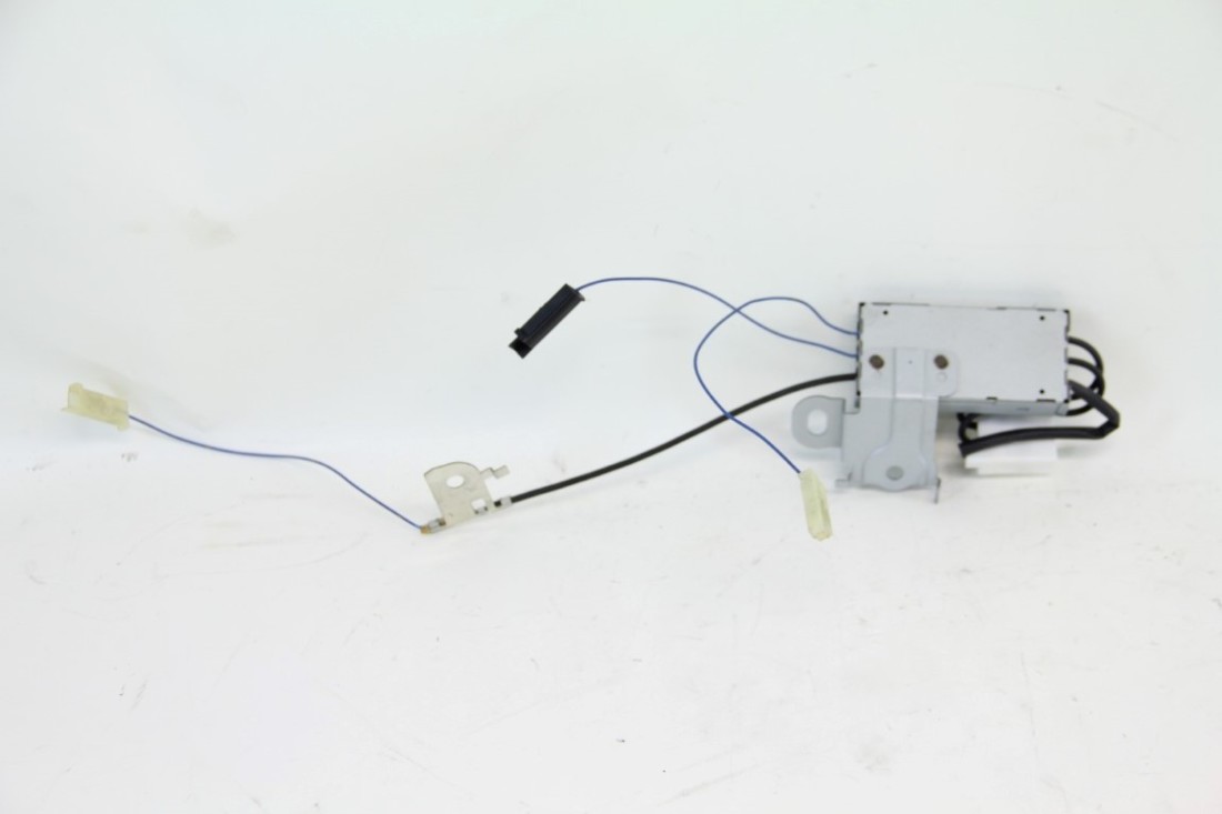 Lexus ES350 Radio Satellite Antenna Receiver Amplifier, 8630033260