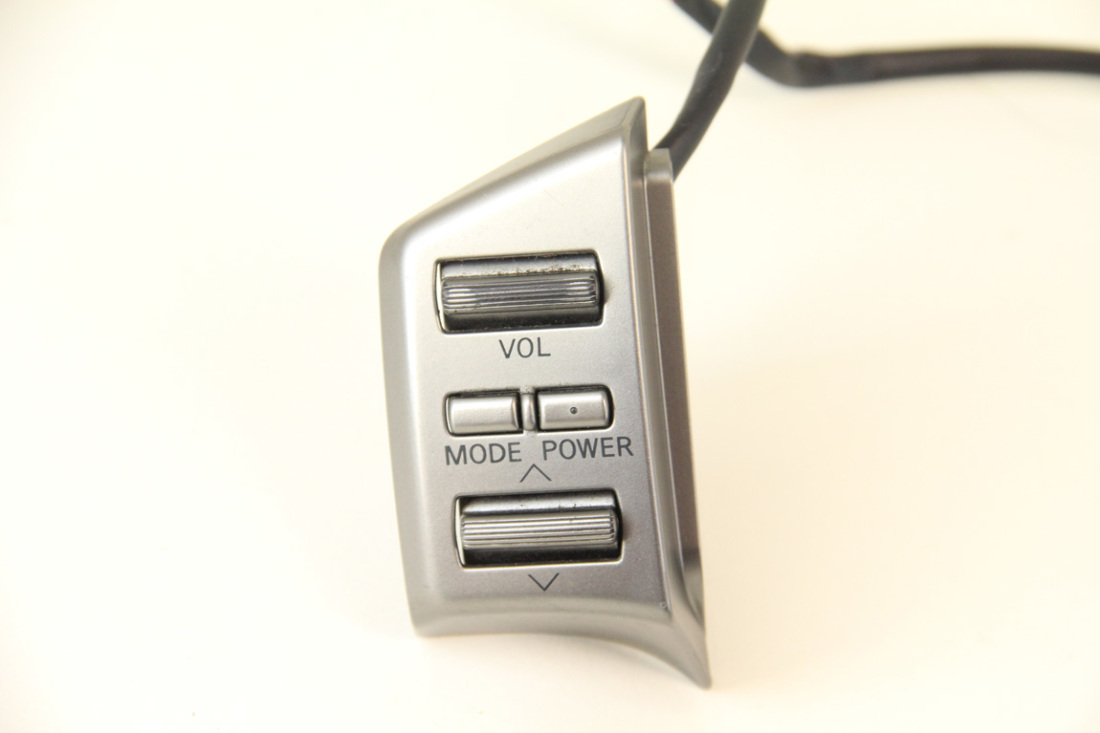 Infiniti G35 0304 Steering Wheel, Cruise Volume Switch Switches