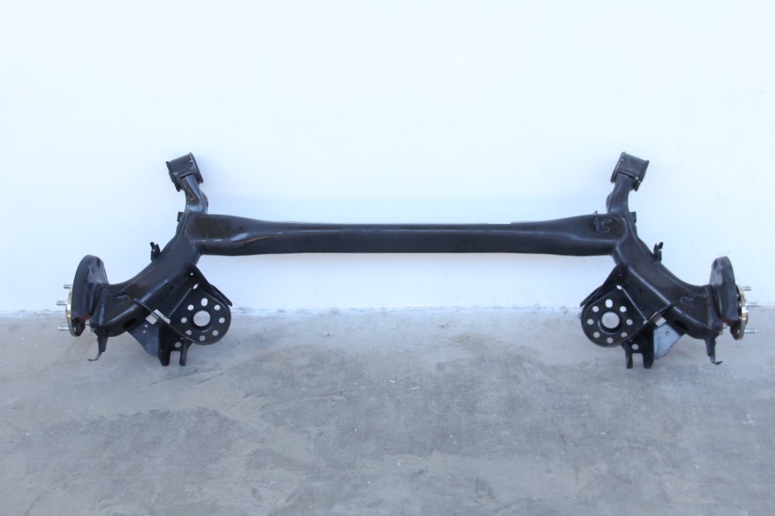Kia Soul 1416, Rear Cross Member Beam Axle Beam Spindle, OEM 2014 2015