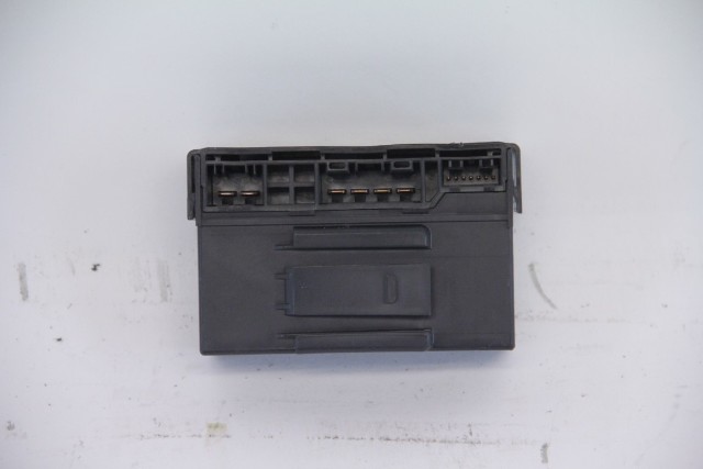 Honda CR-V CRV 15-16 Sub Relay Module Control Unit 38330-T2A-A01, A572, OEM, 2015, 2016