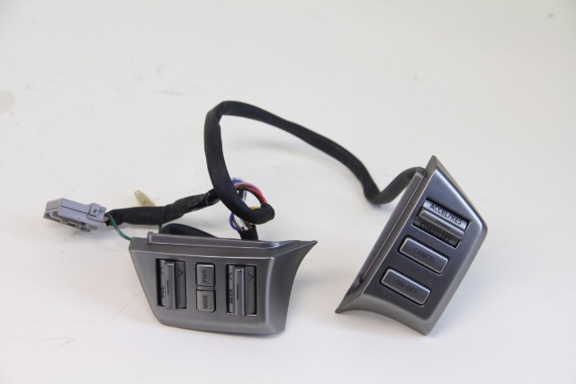 2005-2006 Infiniti G35 Steering Wheel, Cruise Volume Switch Switches, Silver, A566, OEM, 2005, 2006