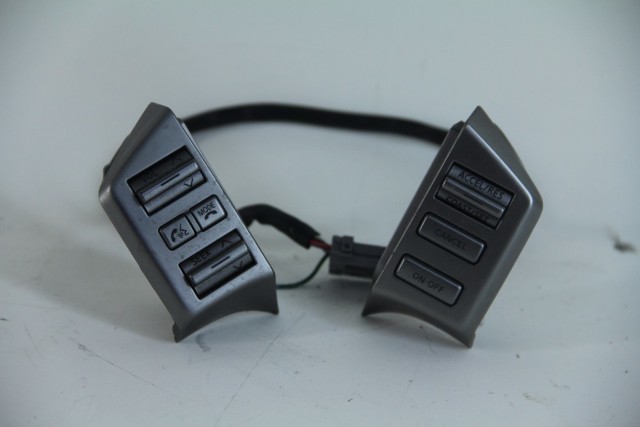 2005-2006 Infiniti G35 Steering Wheel, Cruise Volume Switch Switches, Silver, A566, OEM, 2005, 2006
