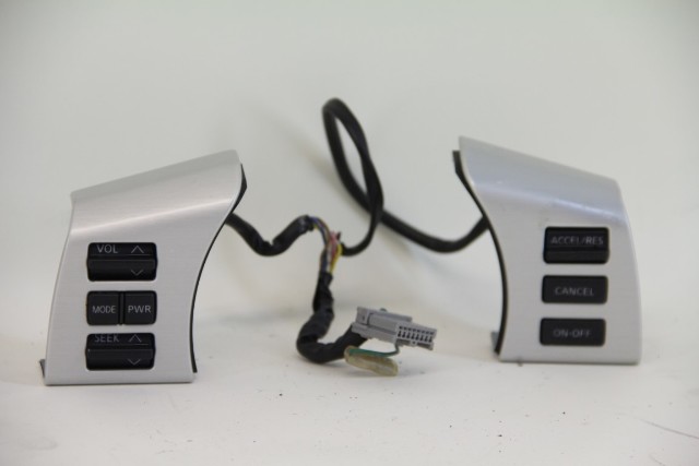 Infiniti G35 03-06 Coupe Steering Wheel Audio Volume Cruise Switch Control, OEM, 2003, 2004, 2005, 2006