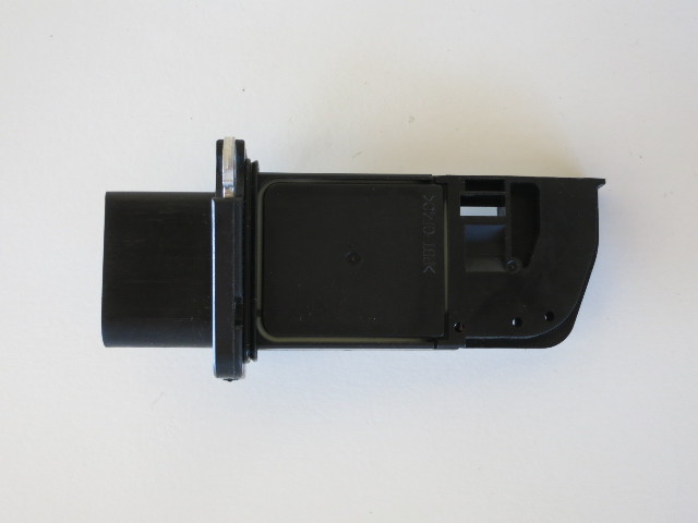 Audi Volkswagen VW Part # 06F906461A OEM MAF Mass Air Flow Sensor Meter