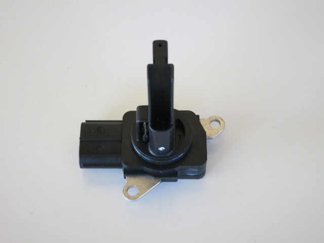 Lexus Part # 22204-0P010 OEM MAF Mass Air Flow Sensor Meter