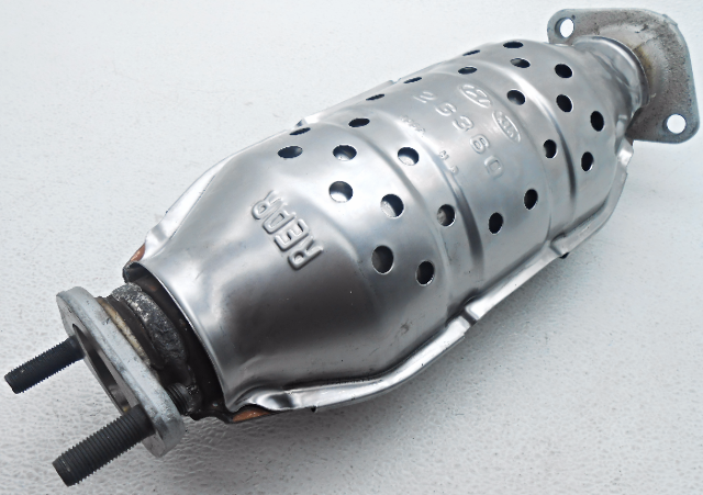 2.7L 2005-2008 Hyundai Tucson Fits Kia Sportage Rear Catalytic Converter