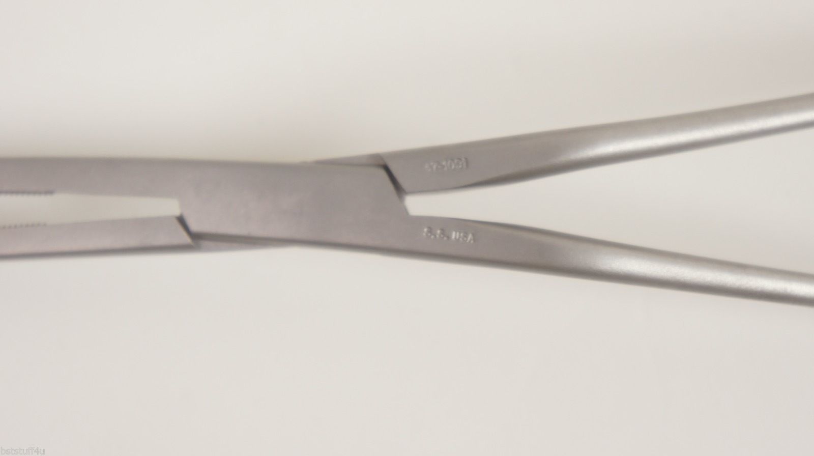 Codman 371091 Glover Coarctation Clamp Angular Jaw 5.5cm Long 81/2in