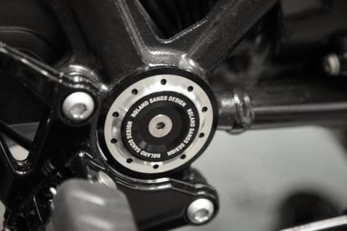 Roland Sands Radial Swingarm Pivot Plug BMW R 1200/Enduro/R nine T Roland Sands Radial Swingarm Pivot Plug BMW R 1200/Enduro/R nine T