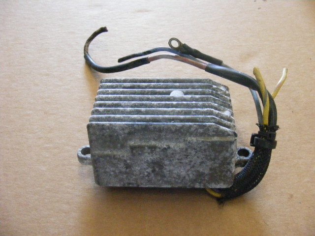 Voltage Regulator Johnson//Evinrude 40-70hp 1992-up 585001
