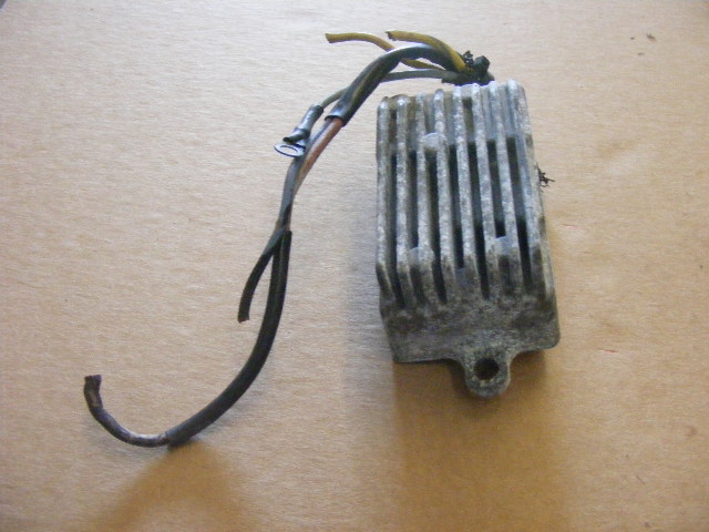 Voltage Regulator Johnson//Evinrude 40-70hp 1992-up 585001