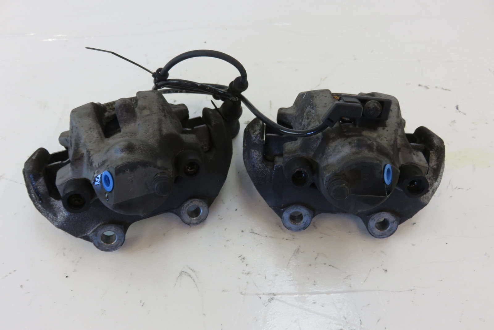 03 Mercedes W220 S500 S430 brake calipers, rear, left and right S