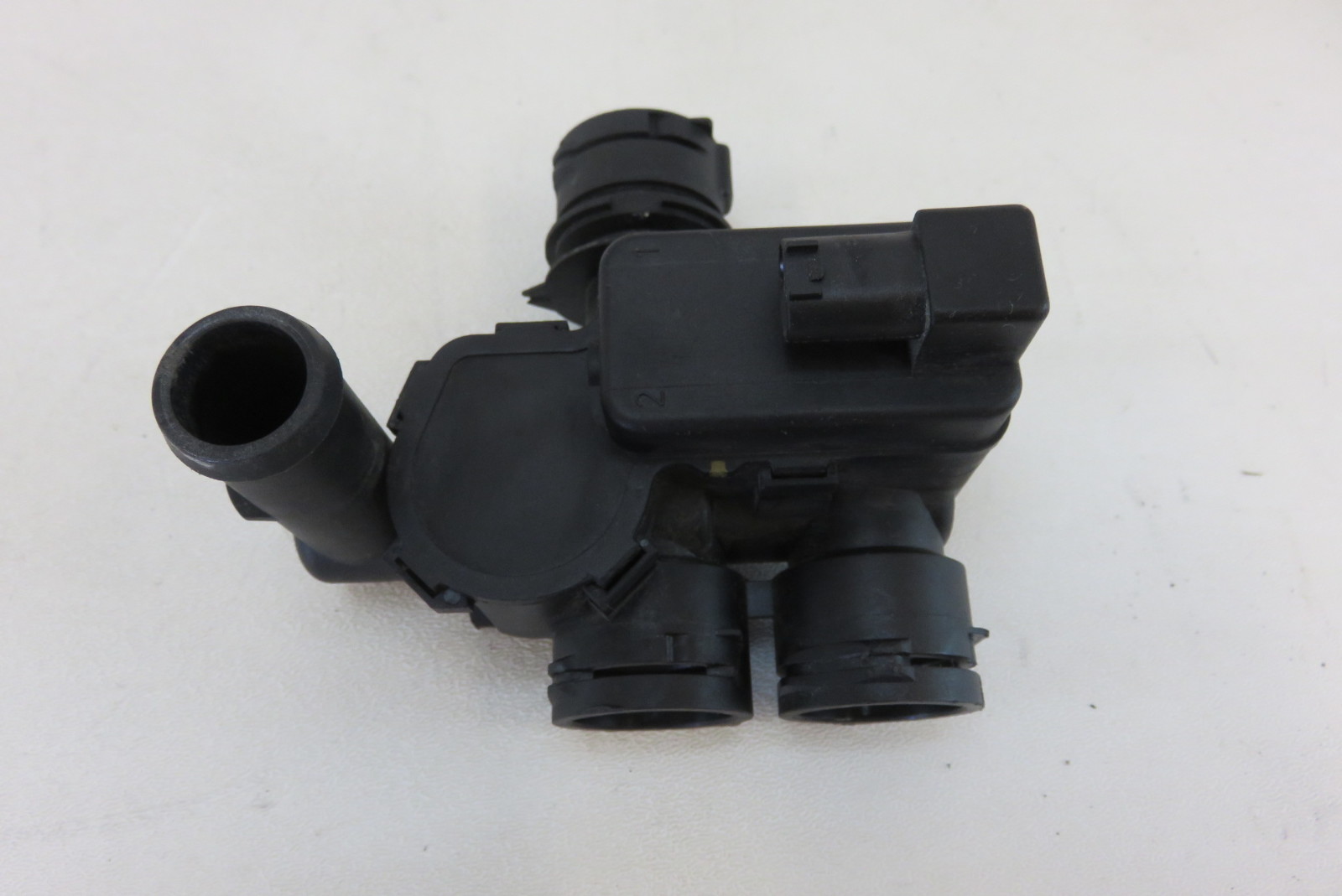 Mercedes W211 E63 E550 heater control valve 2118320584 S Auto Parts