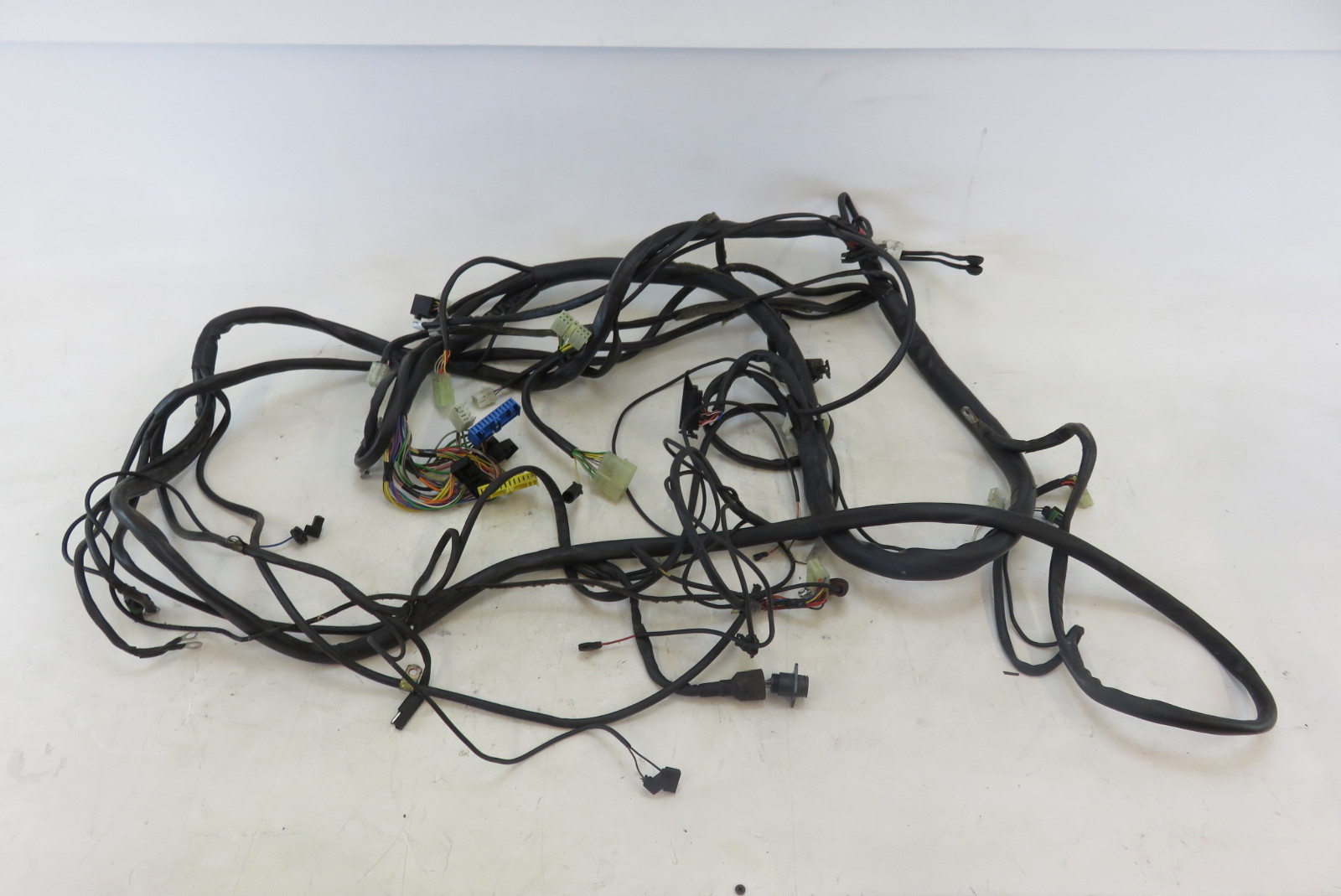 Ferrari 348 wiring harness cable, rear 146917 89-92 (rear battery cars