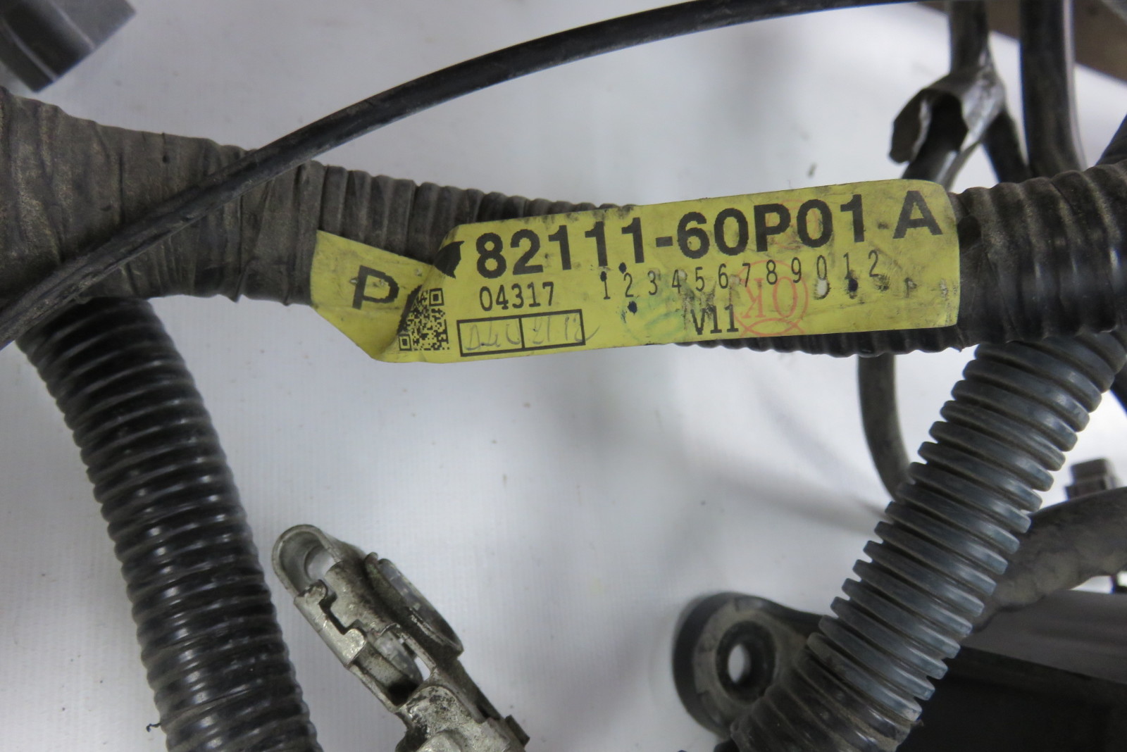 ... 12 Lexus GX460 wiring harness w/ fuse box, engine room 82111-60p01 8211160p01