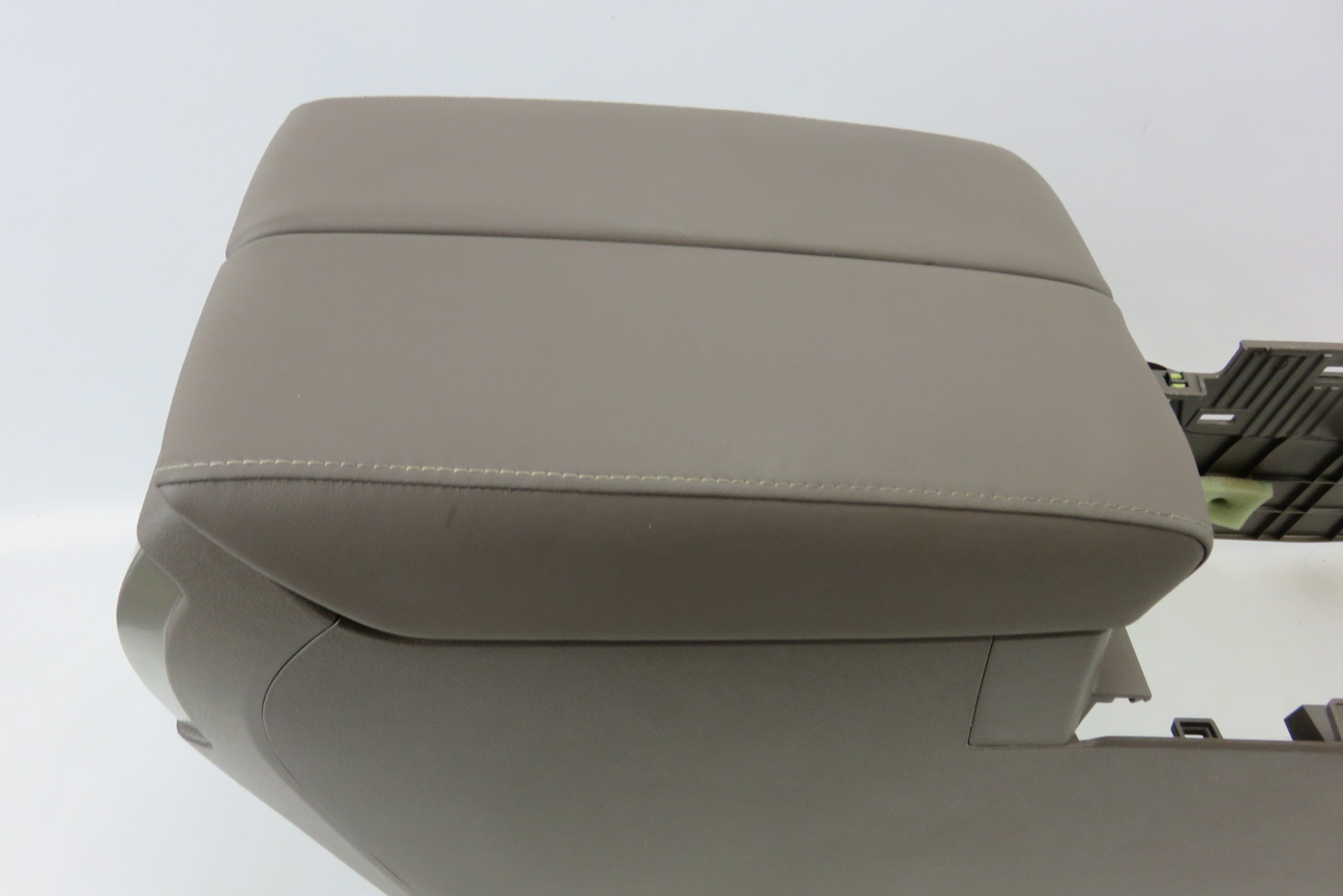 12 Lexus GX460 center console assembly w/ armrest and rear climate