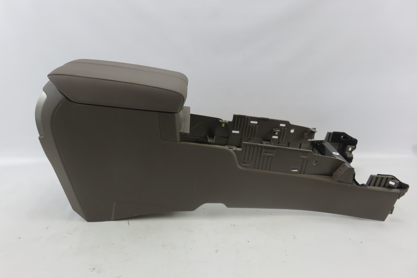 12 Lexus GX460 center console assembly w/ armrest and rear climate