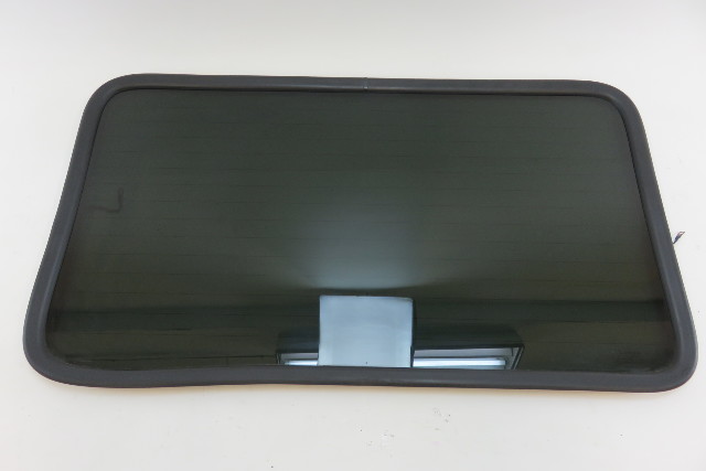 Mercedes W463 G500 G55 window glass, back 5th door w/seal 4637400657