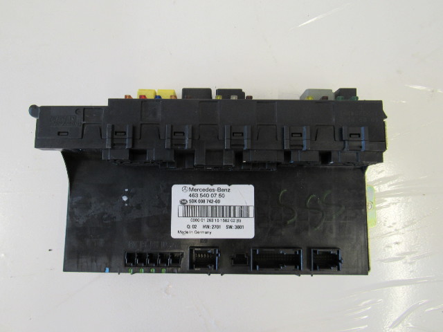 Mercedes W463 G500 G55 fuse  relay box, 4635400750