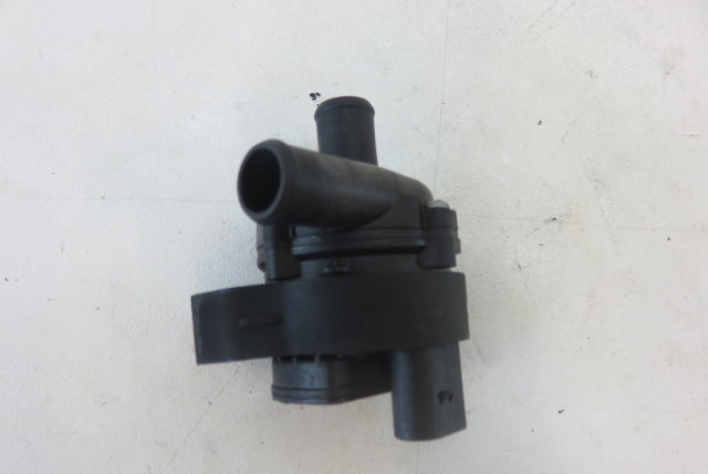 Mercedes W463 G63 G550 water pump, auxiliary 2118350028