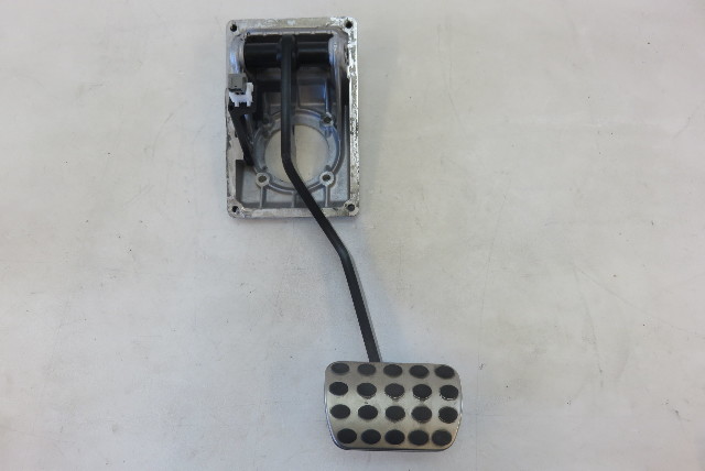 Mercedes W463 G63 G550 brake pedal 4632940701