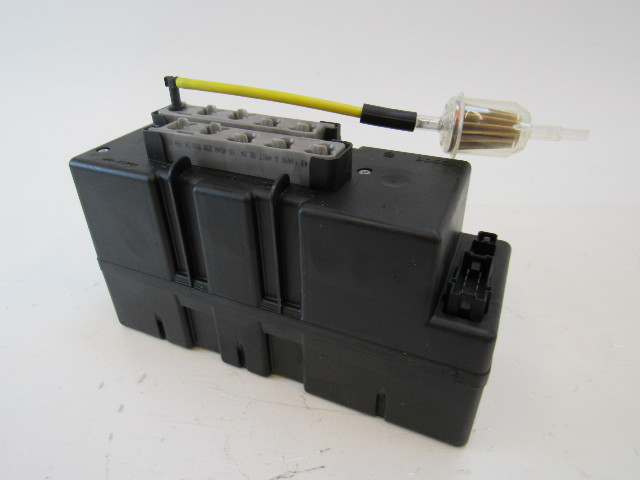 Mercedes R230 SL55 SL500 vacuum pump, central locking 2308000448