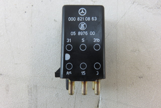 Mercedes R107 560SL 380SL relay, intermittent wiper 0008210863