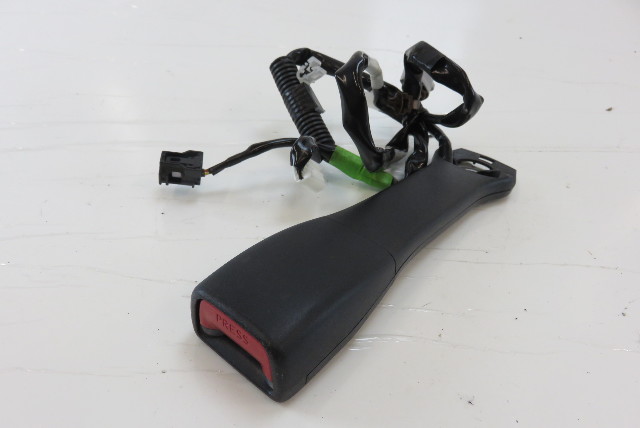 07-09 Lexus LS460 seat belt buckle, left front, black