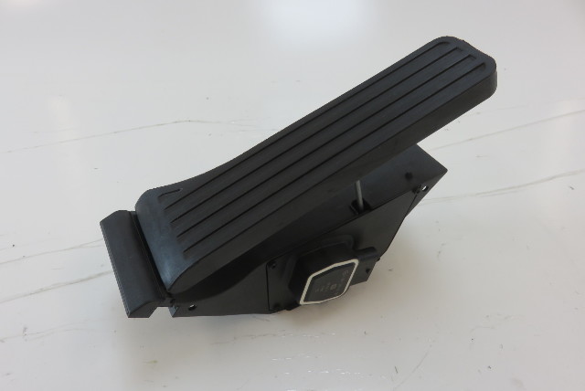 Mercedes W222 S550 pedal, gas accelerator 2043000100