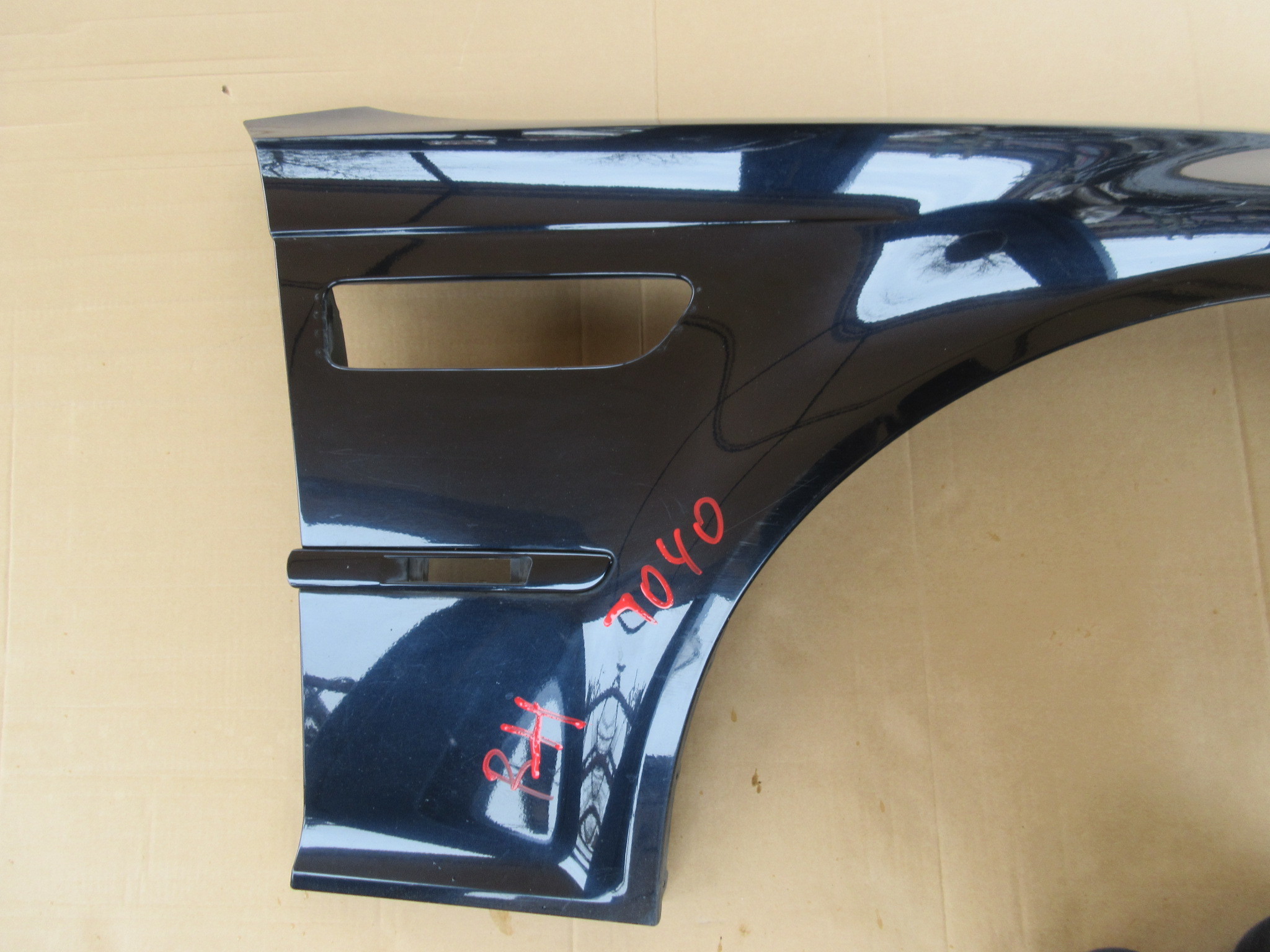 Front Passenger Right Fender For BMW E46 2000–2002 – Primed Steel W/ Turn Signal Hole